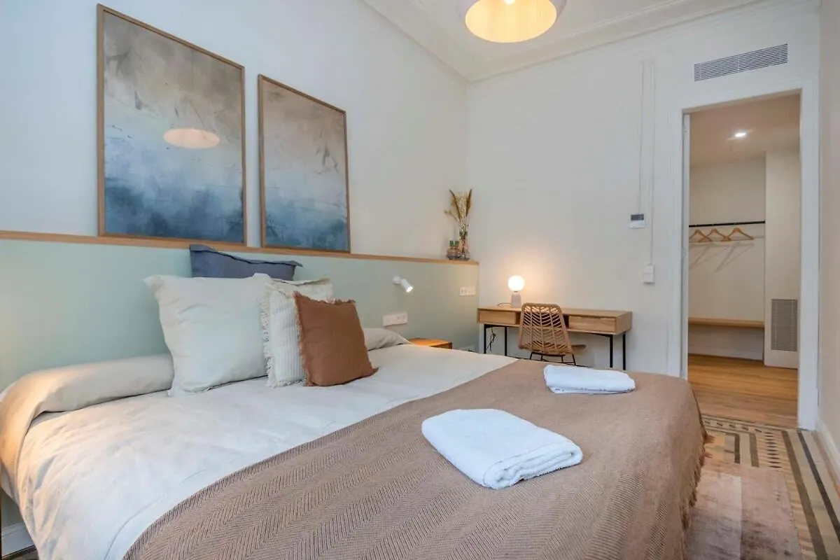 Amazing 5 Bedrooms 5 Bathrooms By Plaza Catalunya Barcelona